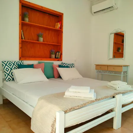 Papas On The Seafront Guest house