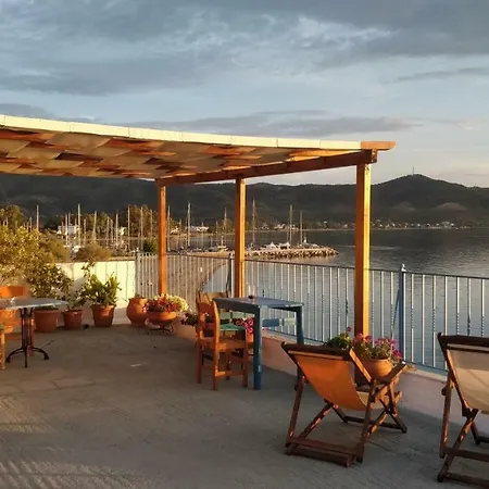 Guest house Papas On The Seafront Oreoi