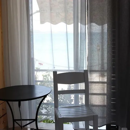 Guest house Papas On The Seafront Oreoi